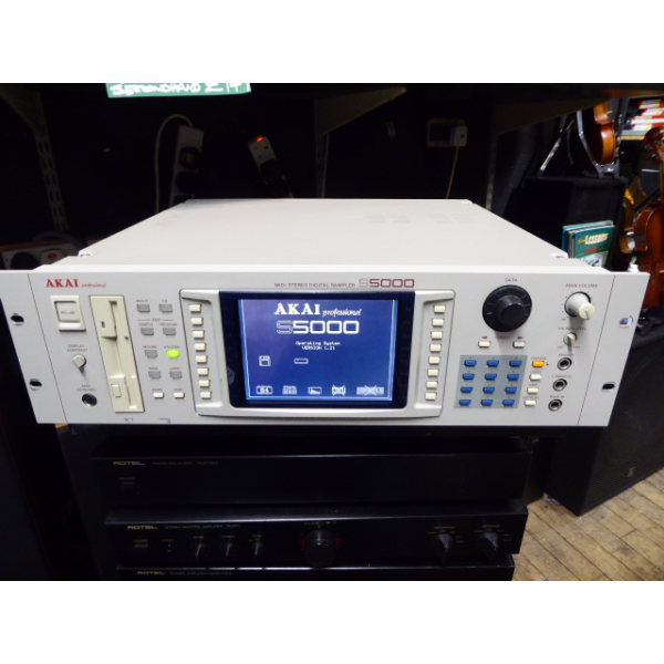 <p>Legendary hardware sampler.</p><p>This unit is fully loaded with 256mb of Sample RAM.</p><p>Internal Hard Drive fitted with large library onboard and over 8 Gb of free disk storage.</p><p>Optional USB board fitted.</p><p>Optional EB20FX board fitted</p><p>8 outputs plus Main Outputs.</p><br />