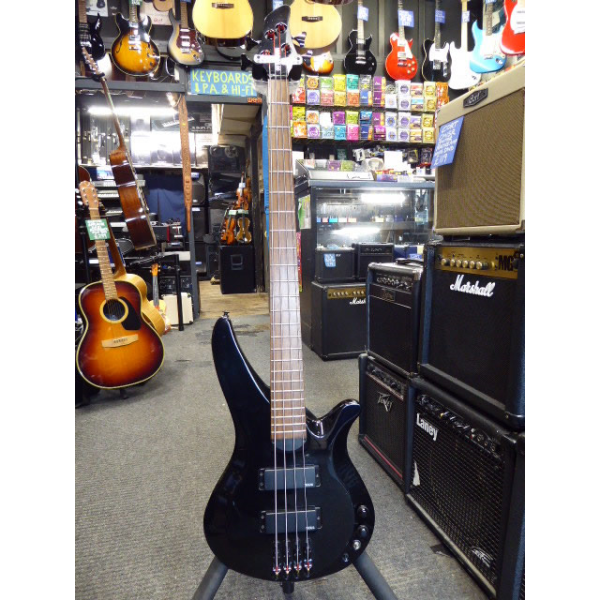 <p>Quality bass with active circuit.</p><p>Good condition.</p>