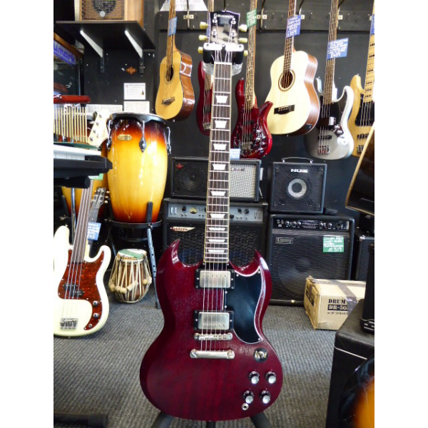 2008 SG copy in excellent condition with gig bag.&nbsp; Japanese-built.