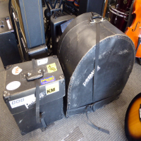 <p>5-Piece drum kit with double-ended lugs, quality snare drum, cymbals, full set of hard cases, and more.</p><p>Great condition.</p>