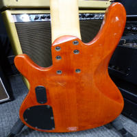 <p>High quality 6 string bass guitar in excellent condition.</p><p>Made in Korea (2005-2011).</p>
