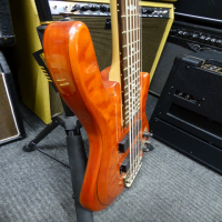 <p>High quality 6 string bass guitar in excellent condition.</p><p>Made in Korea (2005-2011).</p>