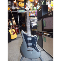 <p>Discontinued Jazzmaster with active circuit, twin humbucking pickups, stoptail bridge, Graphite Metallic finish, and matching headstock.</p><p>Condition: A little chip in the headstock finish near the truss rod cavity, otherwise excellent.</p>