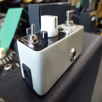 Compact analog flanger pedal in mint condition with box.