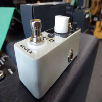 Compact analog flanger pedal in mint condition with box.