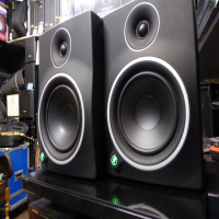 <p>Great near-field studio monitors from this legendary manufacturer.</p><p>Very good condition</p><p style="margin:0in;font-family:Calibri;font-size:10.0pt;color:#767676;"></p><ul style="direction:ltr;unicode-bidi:embed;margin-top:0in;margin-bottom:0in;" type="disc"><li style="margin-top:0;margin-bottom:0;vertical-align:middle;"><span style="font-family:Calibri;font-size:11.0pt;">Perfectly matched amps and
     drivers for optimized performance</span></li><li style="margin-top:0;margin-bottom:0;vertical-align:middle;"><span style="font-family:Calibri;font-size:11.0pt;">65 watts of Class A/B
     amplification</span></li><li style="margin-top:0;margin-bottom:0;vertical-align:middle;"><span style="font-family:Calibri;font-size:11.0pt;">Frequency Response: 38Hz -
     20kHz</span></li><li style="margin-top:0;margin-bottom:0;vertical-align:middle;"><span style="font-family:Calibri;font-size:11.0pt;">6.5" polypropylene
     woofer</span></li><li style="margin-top:0;margin-bottom:0;vertical-align:middle;"><span style="font-family:Calibri;font-size:11.0pt;">High output with controlled
     low-frequency performance</span></li><li style="margin-top:0;margin-bottom:0;vertical-align:middle;"><span style="font-family:Calibri;font-size:11.0pt;">1" silk-dome tweeter</span></li><li style="margin-top:0;margin-bottom:0;vertical-align:middle;"><span style="font-family:Calibri;font-size:11.0pt;">Flexible inputs for simple
     connection to almost any audio source</span></li><li style="margin-top:0;margin-bottom:0;vertical-align:middle;"><span style="font-family:Calibri;font-size:11.0pt;">Two levels of bass boost</span></li><li style="margin-top:0;margin-bottom:0;vertical-align:middle;"><span style="font-family:Calibri;font-size:11.0pt;">Boost/cut control over highs</span></li></ul><p></p>