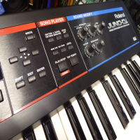 <p style="margin:0in;margin-left:.375in;font-family:Calibri;font-size:11.0pt;">On stage or in the streets, the JUNO-Di is a traveling musician&rsquo;s dream. It&rsquo;s lightweight, it can run on batteries, and it&rsquo;s easy to use, yet it performs and sounds like a heavyweight synth. It&rsquo;s packed with a wide variety of top-quality sounds &mdash; over 1,000 to choose from! It has a friendly &ldquo;direct access&rdquo; control panel for easy editing and a Song Player for larger-than-life performances. First-timers and pros alike will love this friendly, portable, great-sounding synth.</p><p style="margin:0in;margin-left:.375in;font-family:Calibri;font-size:11.0pt;"></p><p style="margin:0in;margin-left:.375in;font-family:Calibri;font-size:11.0pt;"></p><p style="margin:0in;margin-left:.375in;font-family:Calibri;font-size:11.0pt;">Mint condition, boxed with manual and original power supply.</p><p style="margin:0in;margin-left:.375in;font-family:Calibri;font-size:11.0pt;"></p>