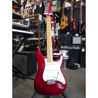 <p><span style="font-size:x-large;">15% OFF</span></p><p><span style="font-size:x-large;">WAS &pound;1,099.00</span></p><p><span style="font-size:x-large;">CHRISTMAS SALE PRICE: &pound;934</span></p><p>Lovely American Standard Stratocaster from 1995 with limited edition matching headstock, candy apple red finish, punchy American Standard pickups, TBX tone circuit, and more.</p><p>Condition: This has a tiny chip in the headstock.&nbsp; There is also plenty of lacquer coming off the sides of the fretboard, but this is just a sign of its age and does not affect its superb playability!</p>