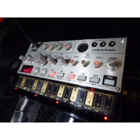 <p>Superb three-oscillator bass synth in a tiny package!</p><p>With its three tunable analogue oscillators and specially designed filter, the Volca Bass can generate a massive variety of bass, and even lead sounds. </p><p>Sequence the three oscillators individually or in unison, sync up to multiple Volcas or other gear in your studio, or make bass lines on the bus with battery operation and a built-in speaker!</p><p>Generating the thick and modulated sounds that you expect from an analogue synthesizer, the three oscillators can be used in a variety of ways from one-part unison to three-part chords, giving you an incredible diversity of bass sounds.</p><br />
