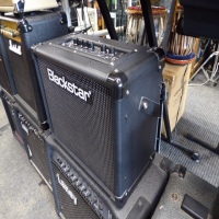 <p>Quality entry-level practice guitar amplifier with built-in effects and amp models.</p><p>Great condition.</p>